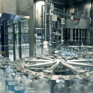 Acqua Sant'Anna, siglato il nuovo integrativo: premi fino a 6.720 euro in tre anni e stabilizzazione per gli interinali