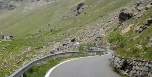 Riapre a mezzogiorno la strada da Pian della Regina e Pian del Re Riapre a mezzogiorno la strada da Pian della Regina e Pian del Re