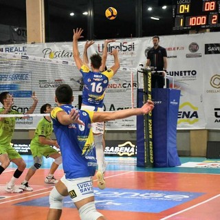 Un momento del derby (Foto Silvano Carta) Un momento del derby (Foto Silvano Carta)