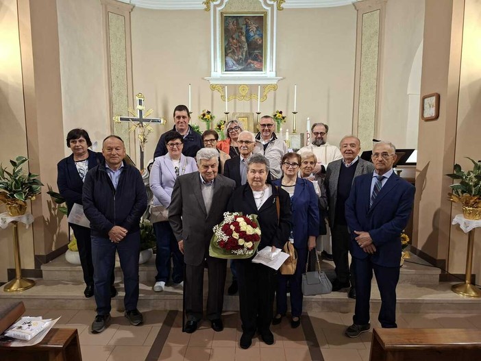 Alba, a San Rocco nel Seno d’Elvio le coppie rinnovano le promesse di matrimonio Alba, a San Rocco nel Seno d’Elvio le coppie rinnovano le promesse di matrimonio