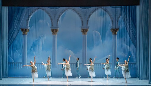 Al teatro di Alba va in scena “Lo Schiaccianoci” tra Art Déco e magia fiabesca