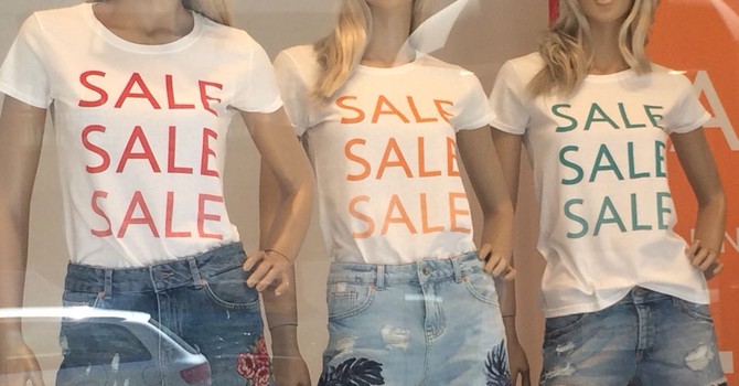 Sabato 4 luglio prendono il via i saldi estivi in tutta la Granda
