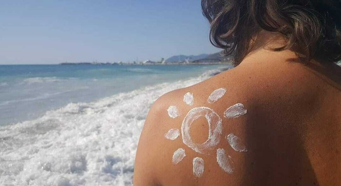 Un tuffo in mare per dare il benvenuto a luglio, il mese di Giulio Cesare