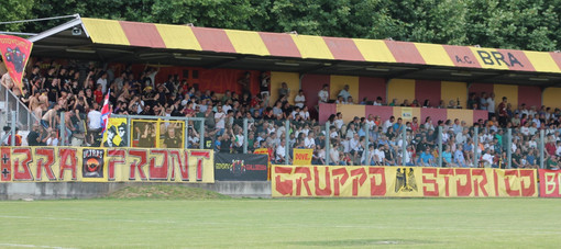 Stadio Bravi di Bra (foto Andrea Lusso) Stadio Bravi di Bra (foto Andrea Lusso)