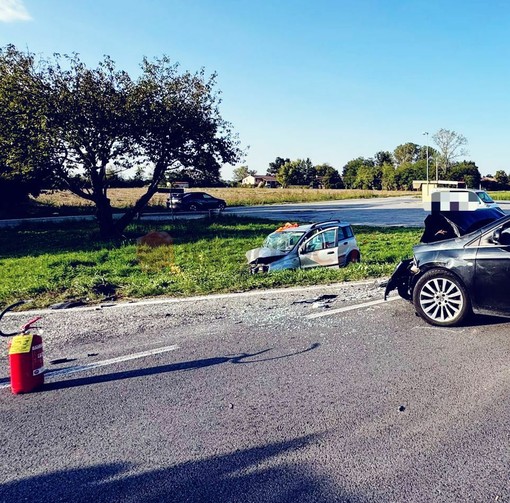 Scontro frontale nel pomeriggio a Sant’Albano Stura Scontro frontale nel pomeriggio a Sant’Albano Stura