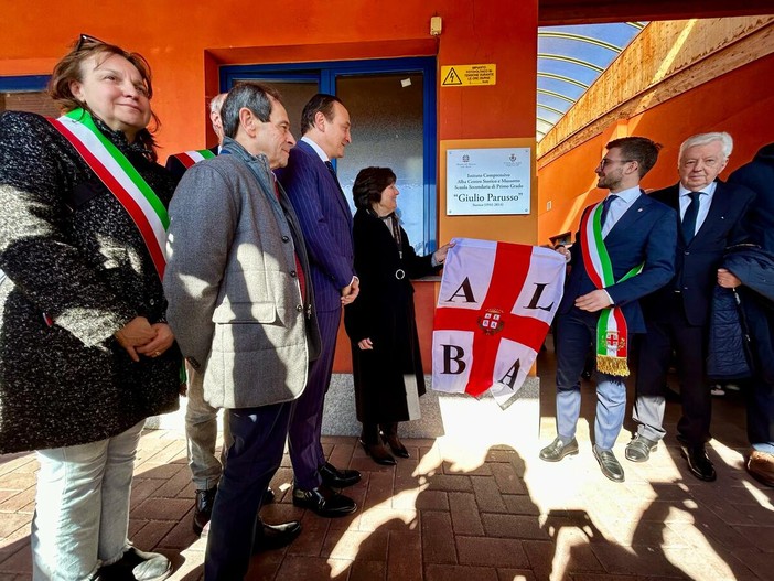 Nello scorso febbraio l'intitolazione della scuola media del Mussotto a Giulio Parusso