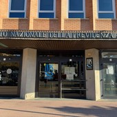 Alcune immagini della sede Inps di Cuneo, al civico 15 di corso Annibale Santorre di Santarosa