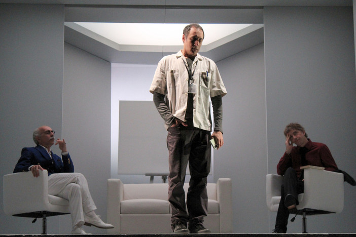 "Art" al teatro Toselli per riflettere sul significato dell’arte contemporanea e sul senso dell’amicizia