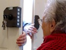 Allarme truffa a Grinzane: falso addetto del Comune tenta di entrare in una casa Allarme truffa a Grinzane: falso addetto del Comune tenta di entrare in una casa