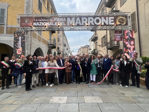 EVENTI / Weekend d’autunno in Granda: tra la Fiera del Marrone, sagre e castelli aperti EVENTI / Weekend d’autunno in Granda: tra la Fiera del Marrone, sagre e castelli aperti