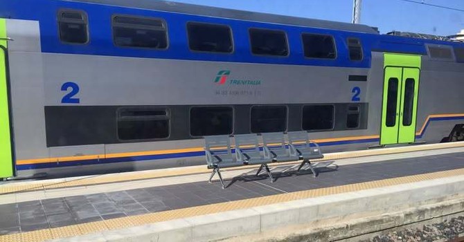 Linea ferroviaria Alba-Torino: ad agosto meno problemi ai passaggi a livello ma "restano ritardi e cancellazioni"