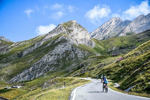 Dal Giro d’Italia Women alle Scalate leggendarie nelle Terre del Monviso è un giugno all'insegna del ciclismo