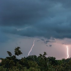 Scatta l’allerta gialla per temporali, attese grandinate e forti raffiche di vento Scatta l’allerta gialla per temporali, attese grandinate e forti raffiche di vento