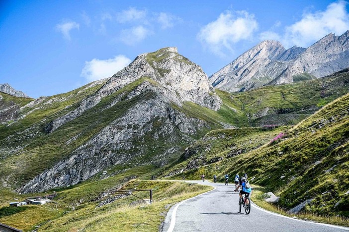 Dal Giro d’Italia Women alle Scalate leggendarie nelle Terre del Monviso è un giugno all'insegna del ciclismo