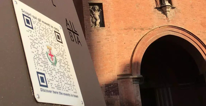Ad Alba i totem digitali restano senza veste grafica. La vicesindaca Pasini: “Diventeranno hub per tutta l’offerta culturale della città” Ad Alba i totem digitali restano senza veste grafica. La vicesindaca Pasini: “Diventeranno hub per tutta l’offerta culturale della città”