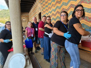 Alcuni momenti comunitari dei tre giorni di festa e volontariato a Cinzano Alcuni momenti comunitari dei tre giorni di festa e volontariato a Cinzano