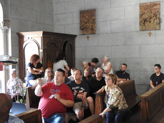 Alcuni momenti comunitari dei tre giorni di festa e volontariato a Cinzano Alcuni momenti comunitari dei tre giorni di festa e volontariato a Cinzano