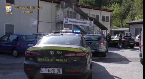 L'operazione della Finanza al cantiere del Tenda Bis L'operazione della Finanza al cantiere del Tenda Bis