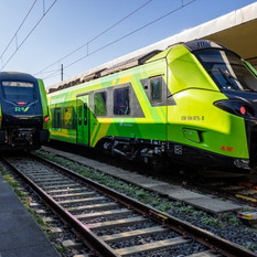 Uomo sui binari, bloccata per oltre un'ora la circolazione ferroviaria a Porta Nuova Uomo sui binari, bloccata per oltre un'ora la circolazione ferroviaria a Porta Nuova