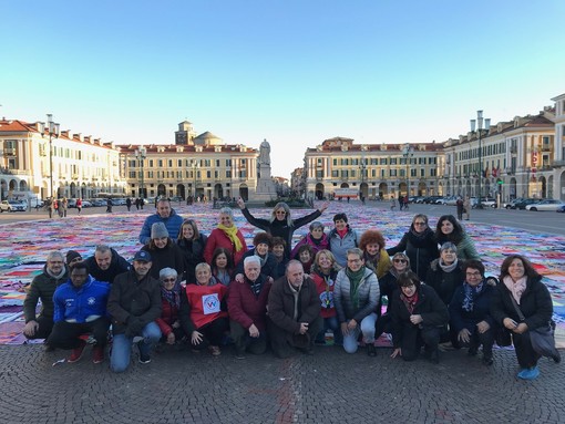 Spettacolo di colori in piazza Galimberti: ecco chi ha reso possibile il bellissimo progetto Viva Vittoria a Cuneo