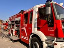 Fiamme minacciano mezzi agricoli e porticato: incendio in una legnaia a Fossano Fiamme minacciano mezzi agricoli e porticato: incendio in una legnaia a Fossano