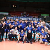 La gioia dei giocatori di Cuneo dopo la vittoria contro Cantù (foto: Valerio Giraudo) La gioia dei giocatori di Cuneo dopo la vittoria contro Cantù (foto: Valerio Giraudo)