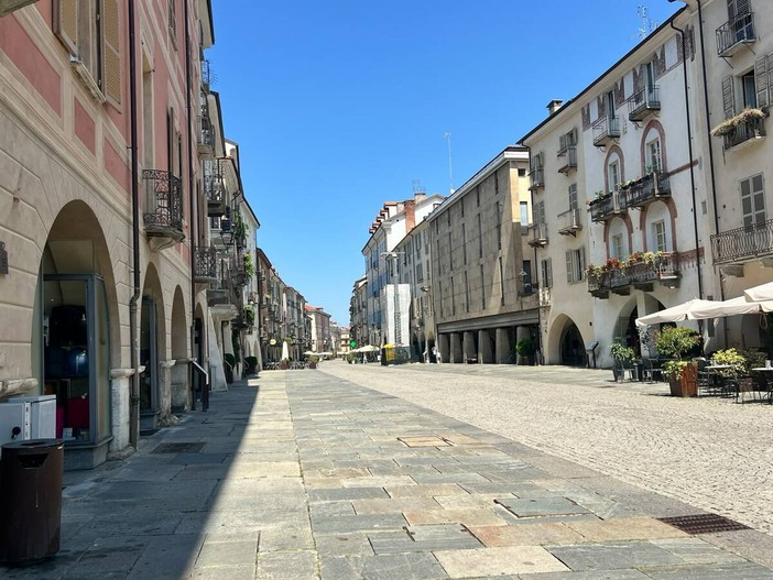 Cuneo, il prestigio di via Roma vale un canone di affitto da 60mila euro l'anno? Cuneo, il prestigio di via Roma vale un canone di affitto da 60mila euro l'anno?