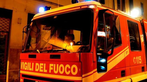 Incendio a Costigliole Saluzzo: in fiamme materiali ferrosi e plastici Incendio a Costigliole Saluzzo: in fiamme materiali ferrosi e plastici