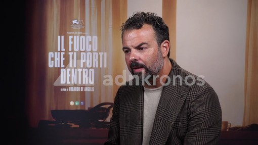 Venezia 83, Edoardo De Angelis: "'Il fuoco che ti porti dentro' è un amore che brucia e devasta"