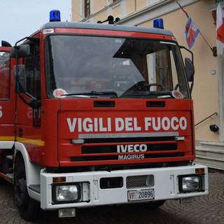 Bagnasco, auto fuori strada sulla statale 28: passeggeri illesi