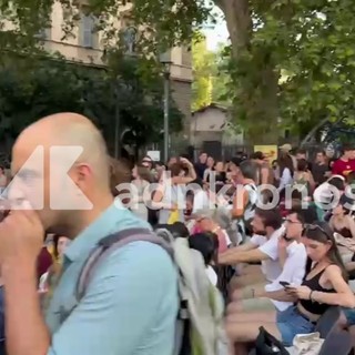 Cinema, piazza San Cosimato a Roma già strapiena per Roberto De Niro