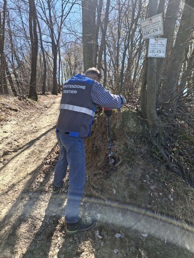 Il Cai Alba struttura la stagione dei sentieri tra lavoro sul territorio e camminate