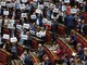 Legge elettorale, l'opposizione riempie l'Aula di cartelli 'Truffa' e 'Imbroglio' Legge elettorale, l'opposizione riempie l'Aula di cartelli 'Truffa' e 'Imbroglio'