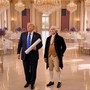 Trump con George Washington nel nuovo video generato con l'Ia: "Grazie per le tue idee"