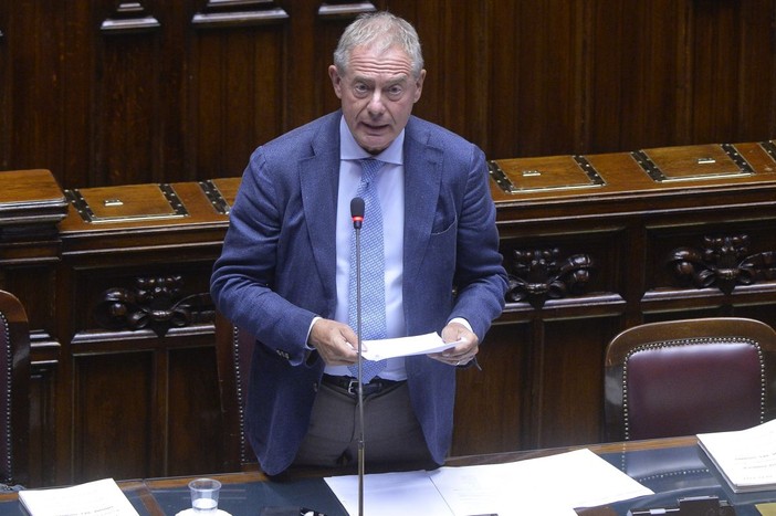 Sbloccato il Dpcm Automotive, Urso “Sostegno per la transizione industriale”