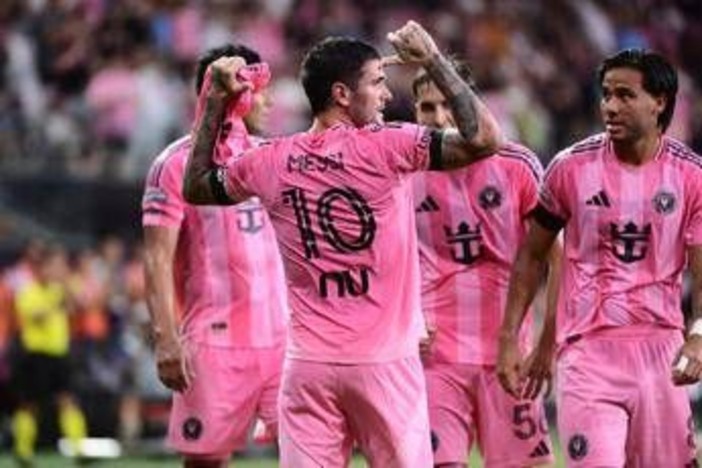 De Paul, gol e 'abbraccio' a Messi per la morte del papà: il tributo da brividi in Mls