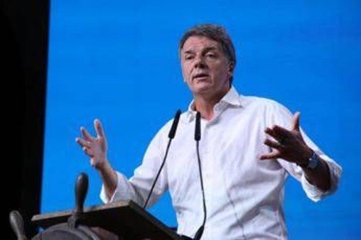 Renzi, il messaggio al campo largo: "Uniti o Meloni si prende tutto e va al Colle" Renzi, il messaggio al campo largo: "Uniti o Meloni si prende tutto e va al Colle"