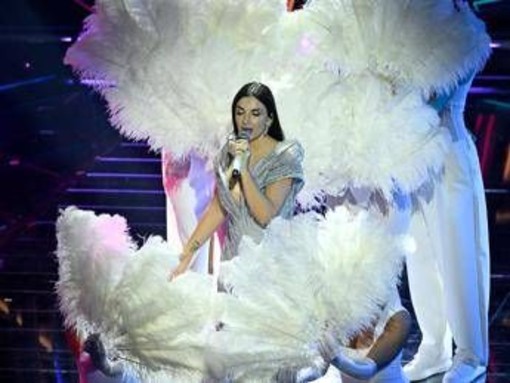 Elettra Lamborghini a caccia di punti per FantaSanremo: "Qua non vinco un tubo"