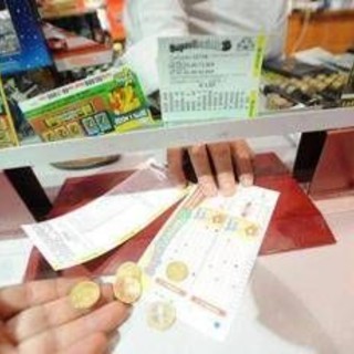 Superenalotto, numeri e combinazione vincente oggi 22 dicembre 2025