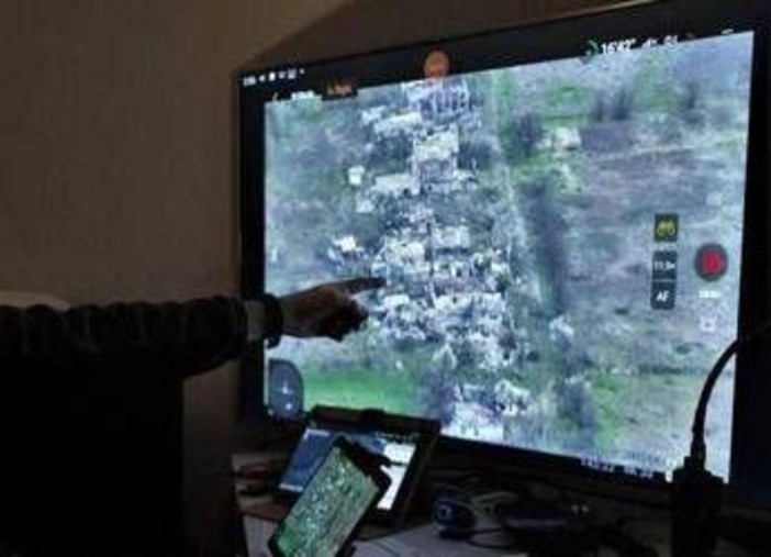 Ucraina-Russia, centinaia di droni di Kiev su Mosca: almeno 1 morto Ucraina-Russia, centinaia di droni di Kiev su Mosca: almeno 1 morto
