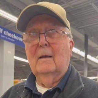 "Ho 88 anni e devo lavorare", il web gli dona 1 milione e lo manda in pensione "Ho 88 anni e devo lavorare", il web gli dona 1 milione e lo manda in pensione