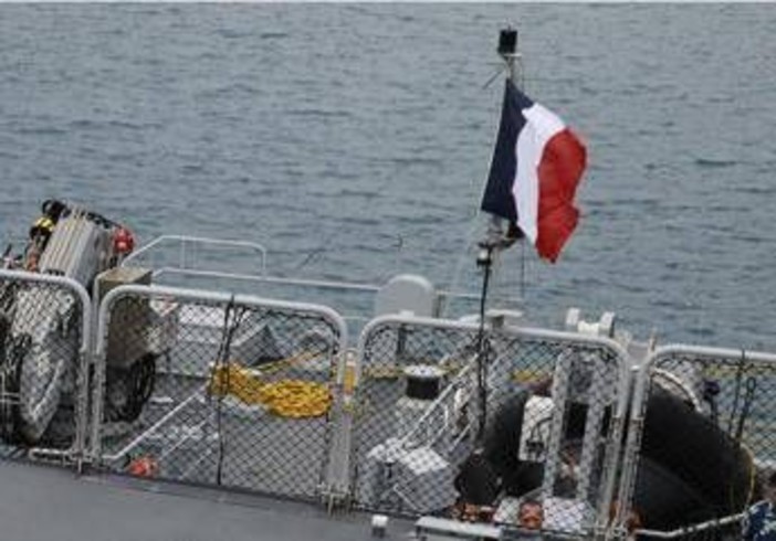 Francia intercetta petroliera russa a largo dell'Atlantico. Cremlino: "Atto di pirateria"