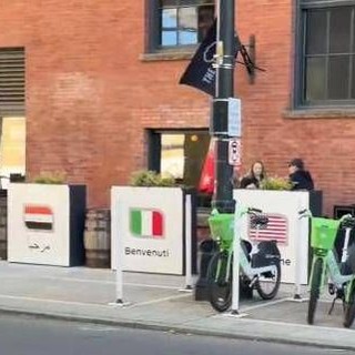 Italia ripescata ai Mondiali? A Seattle spunta tricolore al posto... dell'Iran: "Benvenuti"