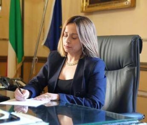 "No al neomelodico che inneggia ai boss", sindaca di Termini Imerese ritira patrocinio a un evento: valanga di commenti positivi sui social