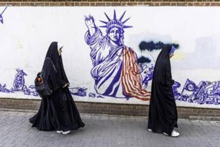 Iran, Trump: "Accordo? Preferirei firmare ma non ho fretta"