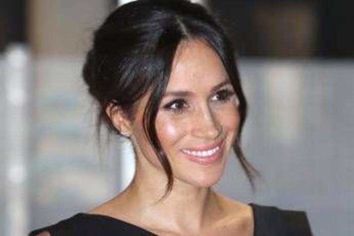 Netflix risponde alle accuse: "Meghan Markle per promuovere The Gentlemen? La serie non ha bisogno di inventare la sua partecipazione"