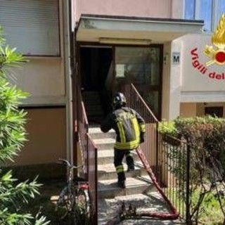 Milano, anziana muore nell'incendio dell'appartamento Milano, anziana muore nell'incendio dell'appartamento