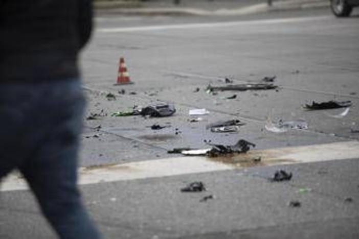 Morta in scontro con l'auto dell'ex, l'accusa del figlio: "Lui l'ha inseguita, si è fatto giustizia da solo" Morta in scontro con l'auto dell'ex, l'accusa del figlio: "Lui l'ha inseguita, si è fatto giustizia da solo"