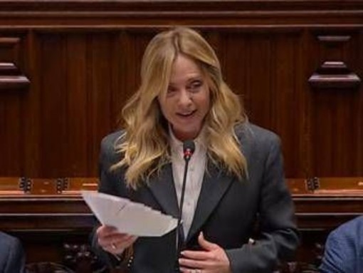 Meloni frena l'applauso in Aula durante l'iinformativa: "E' ancora lunga, regà" Meloni frena l'applauso in Aula durante l'iinformativa: "E' ancora lunga, regà"