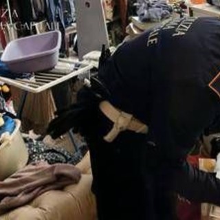 Roma, neonato tra droga e rifiuti: madre denunciata, arrestato il compagno